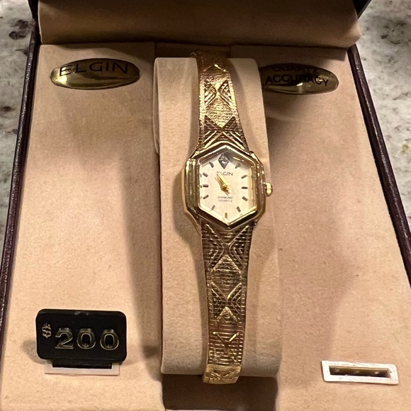 New in Box 1980s Elgin Diamond Lady’s Dress Watch with Original Manual - Picture 4 of 4